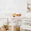 Table de jardin en bois blanc