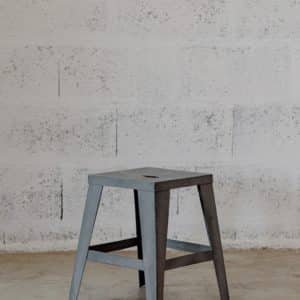 Soldes - Tabouret bas blanc vieilli en pin massif - Brocante