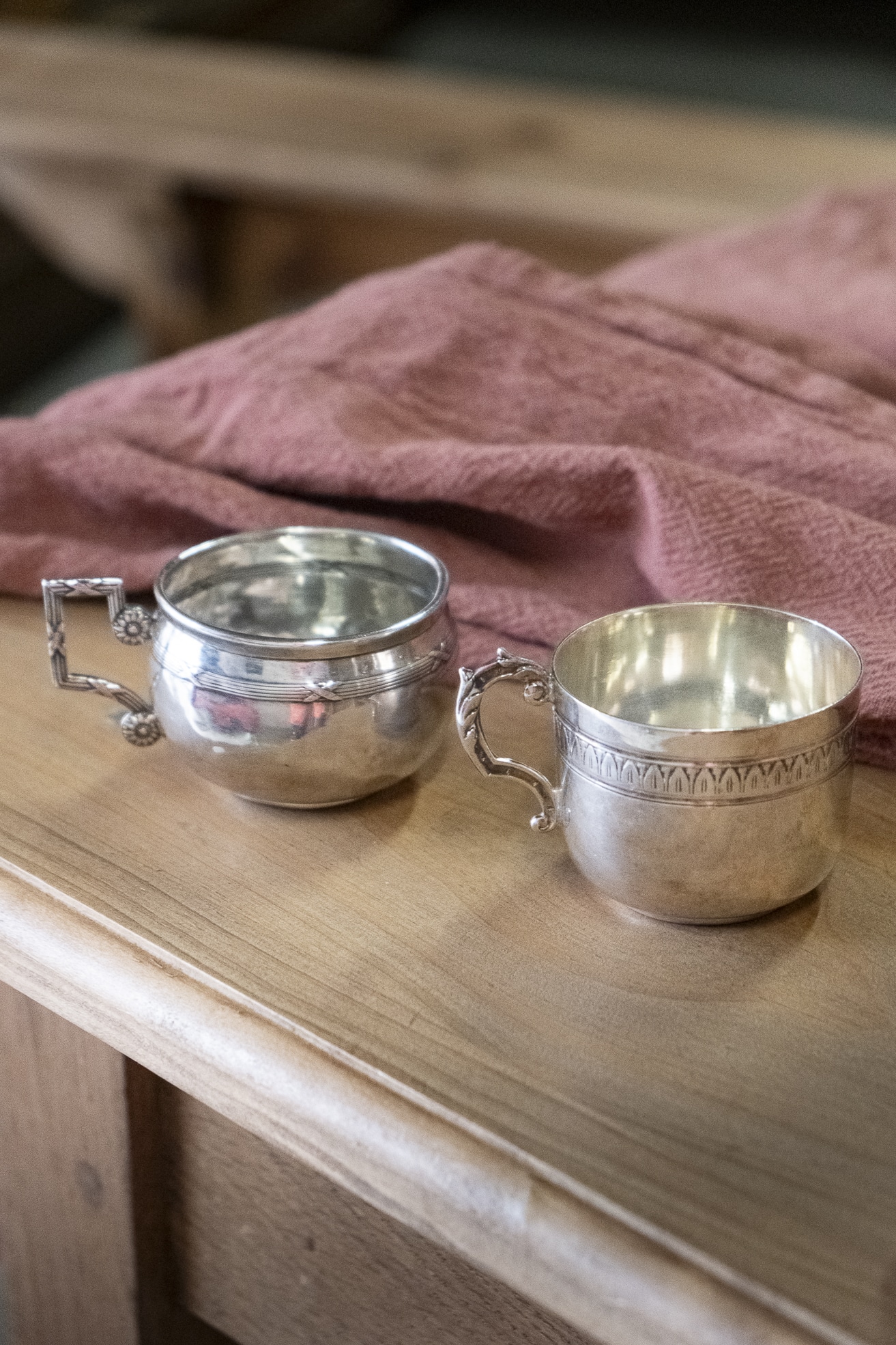 Lot de 2 tasses en métal « Louise & Suzanne »