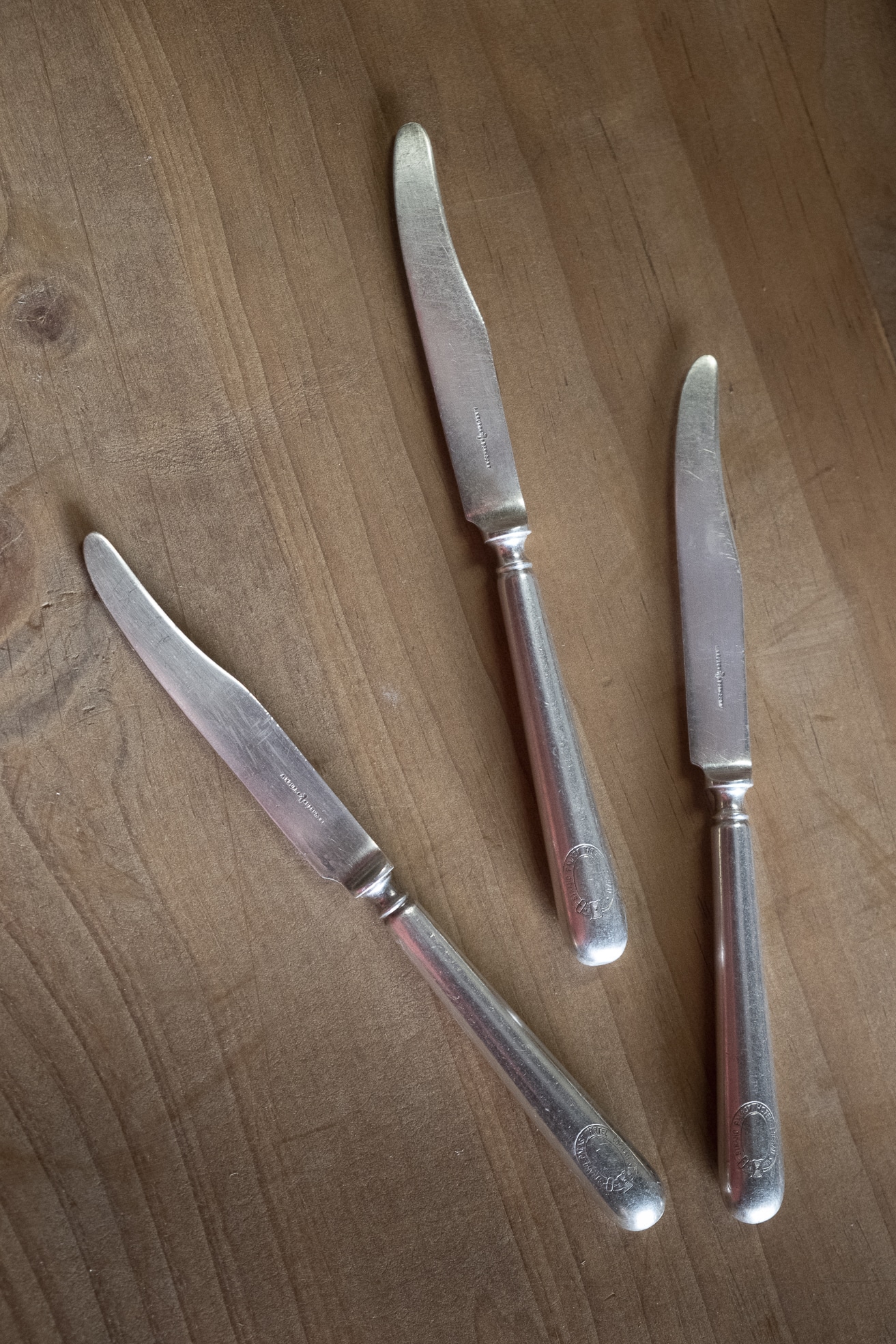 Lot de 8 couteaux en métal argenté « Strand »