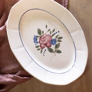 Plat ovale en faïence « Suzanne »
