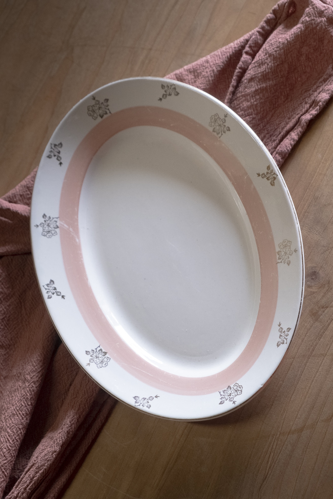 Plat ovale en porcelaine « Jeanne »