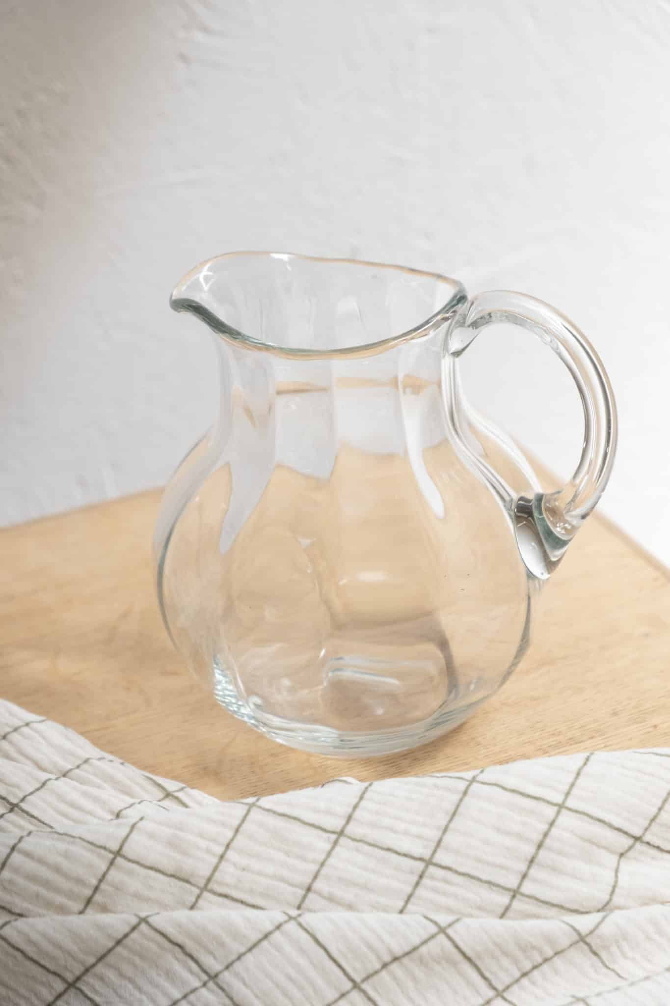 Pichet en verre blanc « Lison »