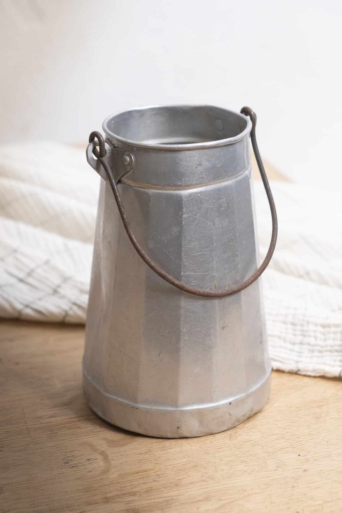 Petit pot à lait « Colette »
