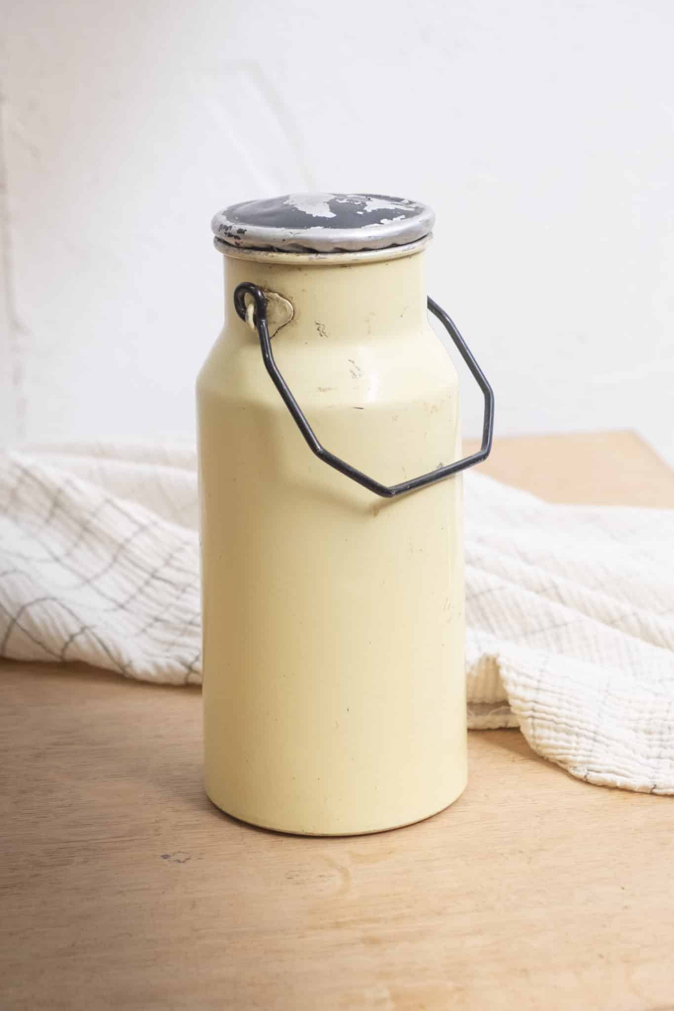Petit pot à lait « Madeleine »