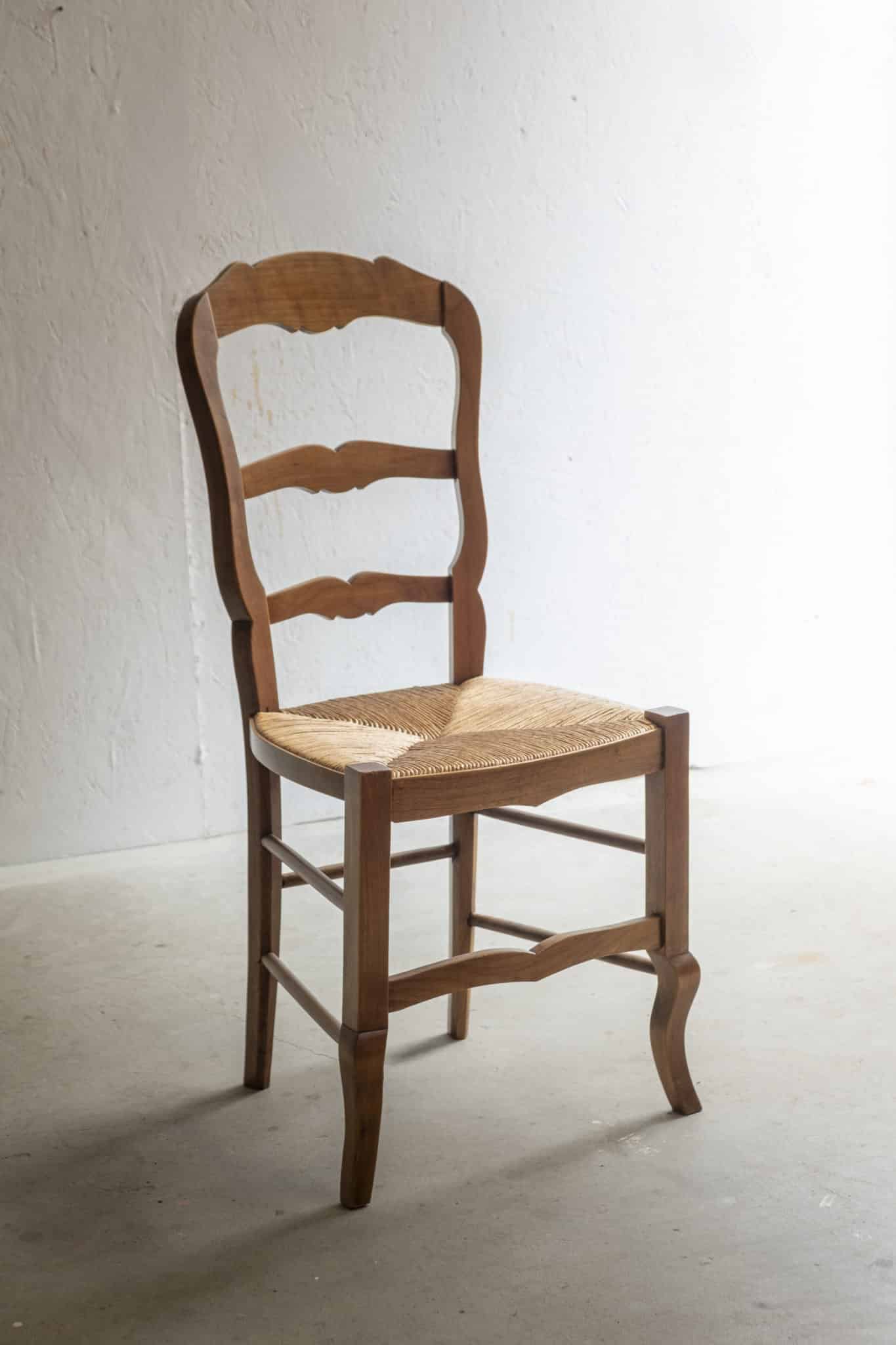 Chaise en bois « Lucile »