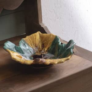 Grand plat feuille en céramique Vallauris "Geneviève"