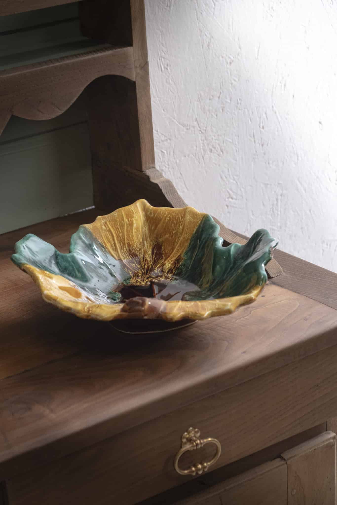 Grand plat feuille en céramique Vallauris "Geneviève"